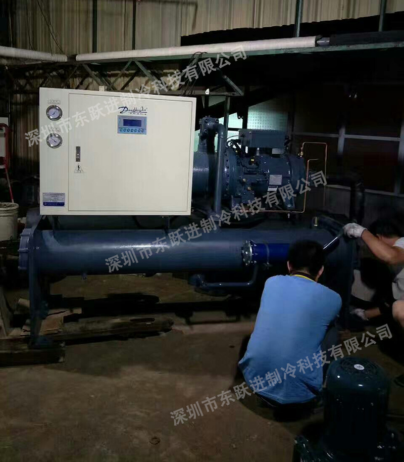螺桿式水冷機組